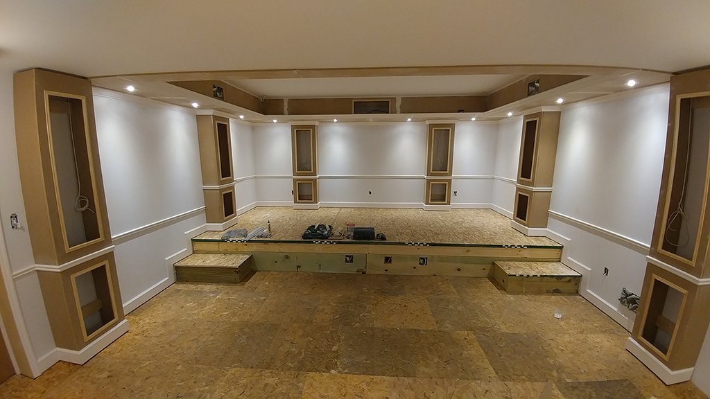 Table Hall Comfort Wood House.jpg