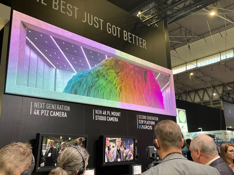 panasonic-booth-bigscreen-carbonblack-800.jpg