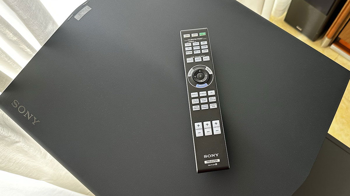 sony_bravia_projector_9_vpl-xw8100es_review_06.jpg