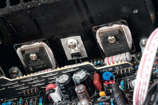 dz02NTAmaD00MzQ=_src_79690-cambridge-audio-cxa81-mk2-fot4.jpg